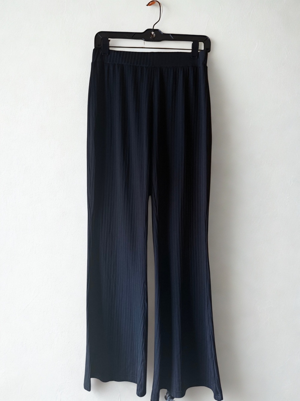 Women's Black Wide-Leg Pleated Pants